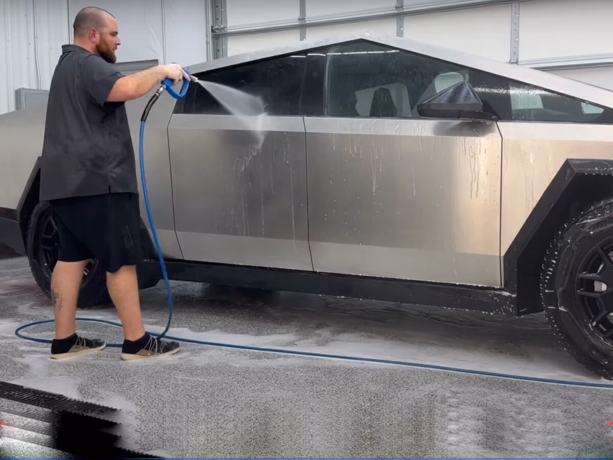 Tesla Cybertruck Fails After a Simple Car Wash, What Went Wrong?