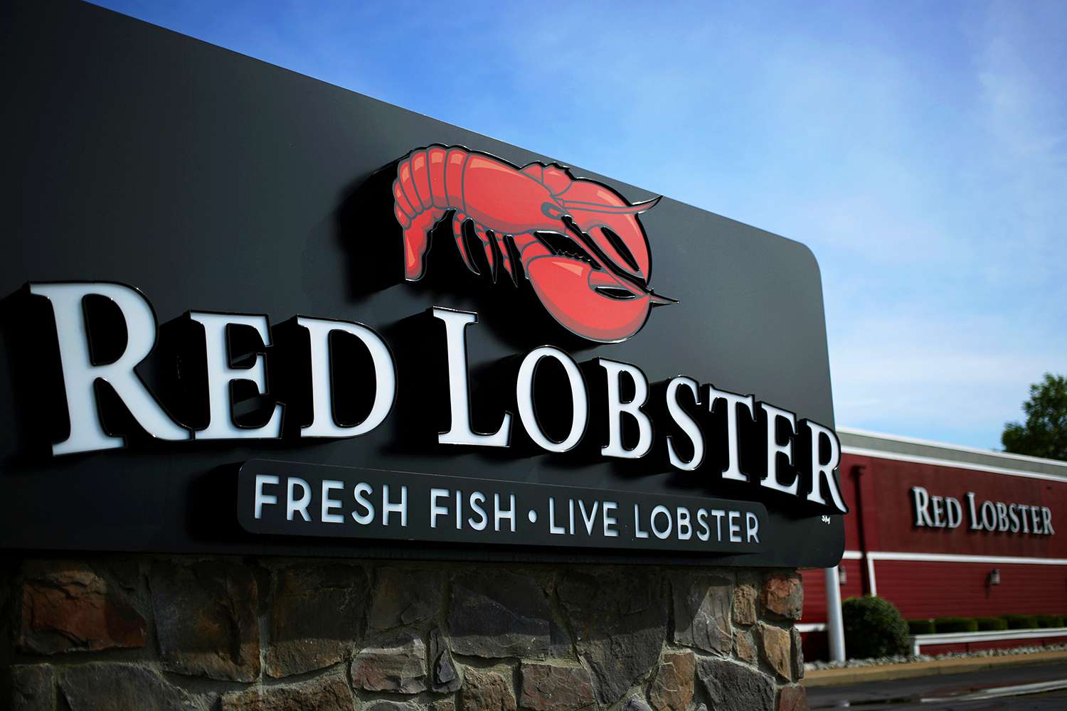 Major Restaurant Chain Red Lobster Makes One Last Desperate Attempt To Stay out of Bankruptcy