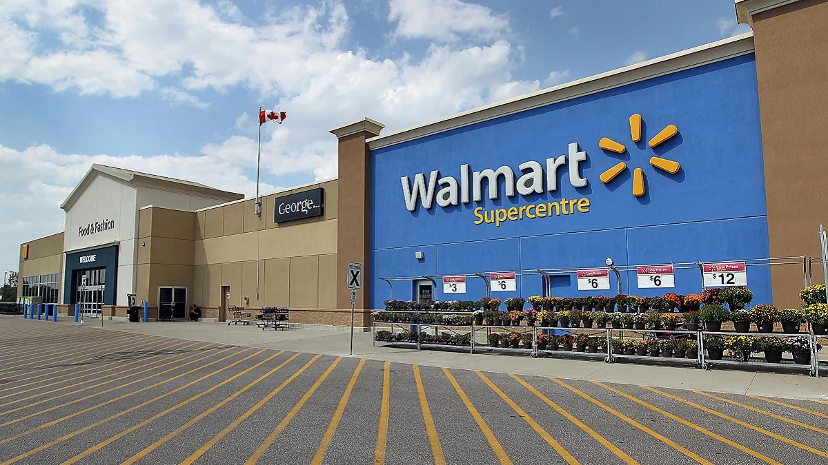 Retail Rivalries Heat Up Walmart Adjusts its Strategy in the E-Commerce Arena