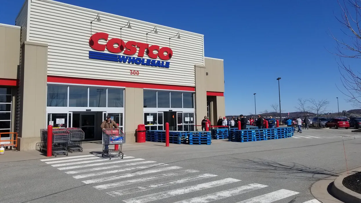 Shocking Finds at Costco: How Shoppers Are Returning the Unthinkable, from Half-Eaten Foods to Used Appliances