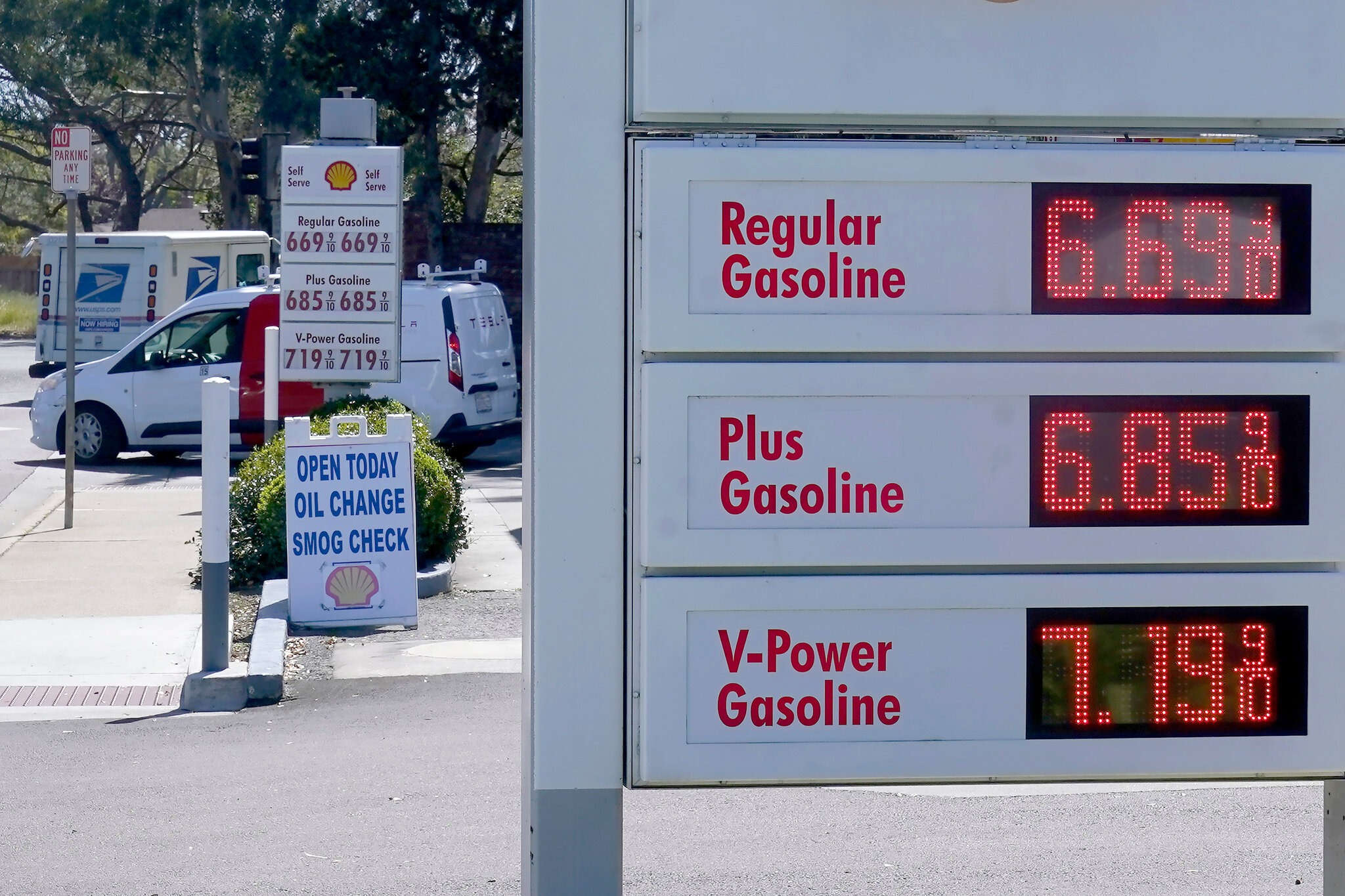 Sky-High Gas Prices Hit California: What's Driving Up Costs at the Pump?