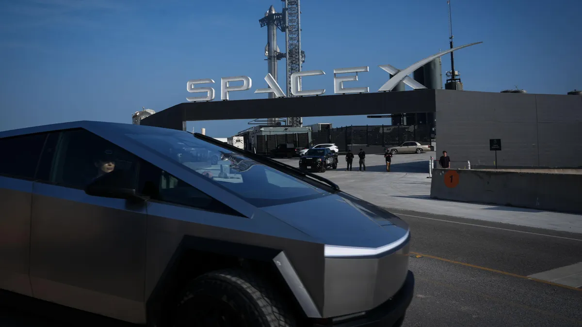 SpaceX Chooses Ford F-150 Lightning Over Tesla’s Cybertruck for Rocket Launch Tasks