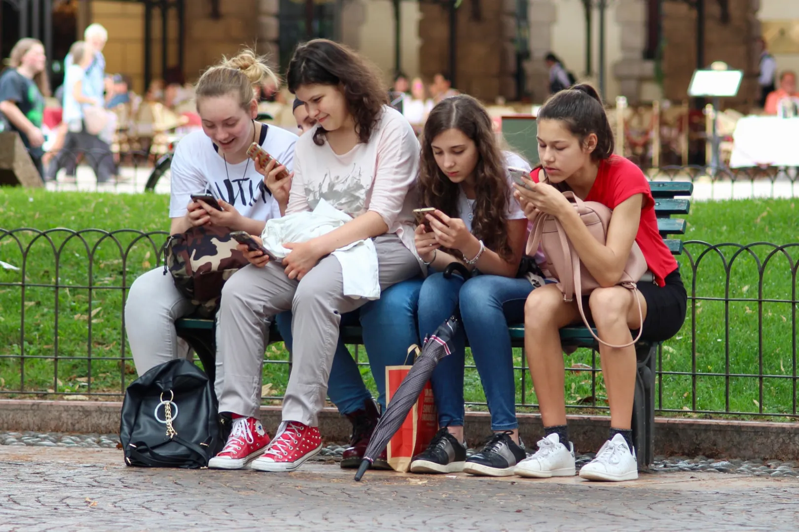 Tackling Tech UK Government Considers Smartphone Ban for Under-16s