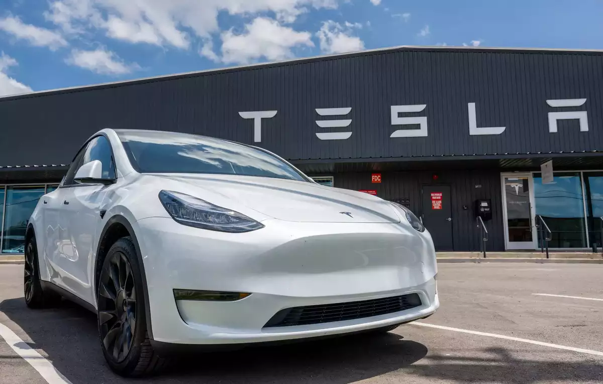 Tesla Cuts Jobs and Plans Cheaper Cars to Spark Future Growth Amid Economic Jitters