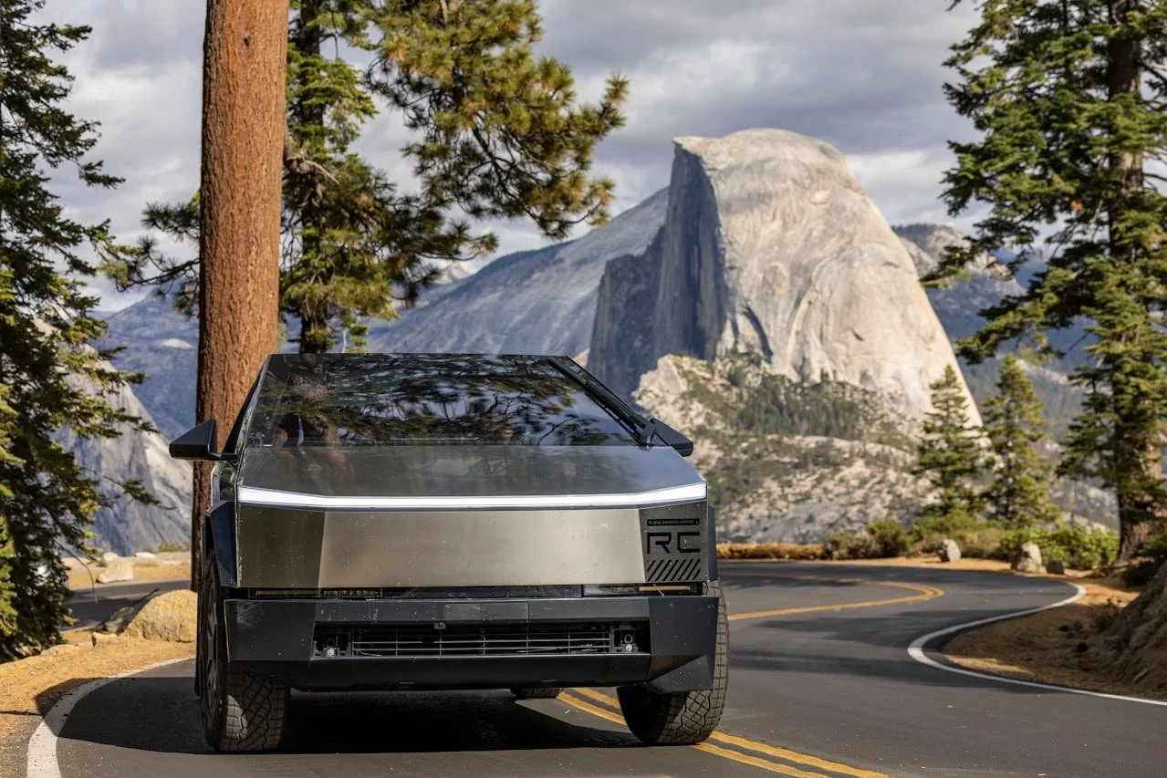 Trouble in Paradise: How a Simple Car Wash Left a Tesla Cybertruck Completely Powerless