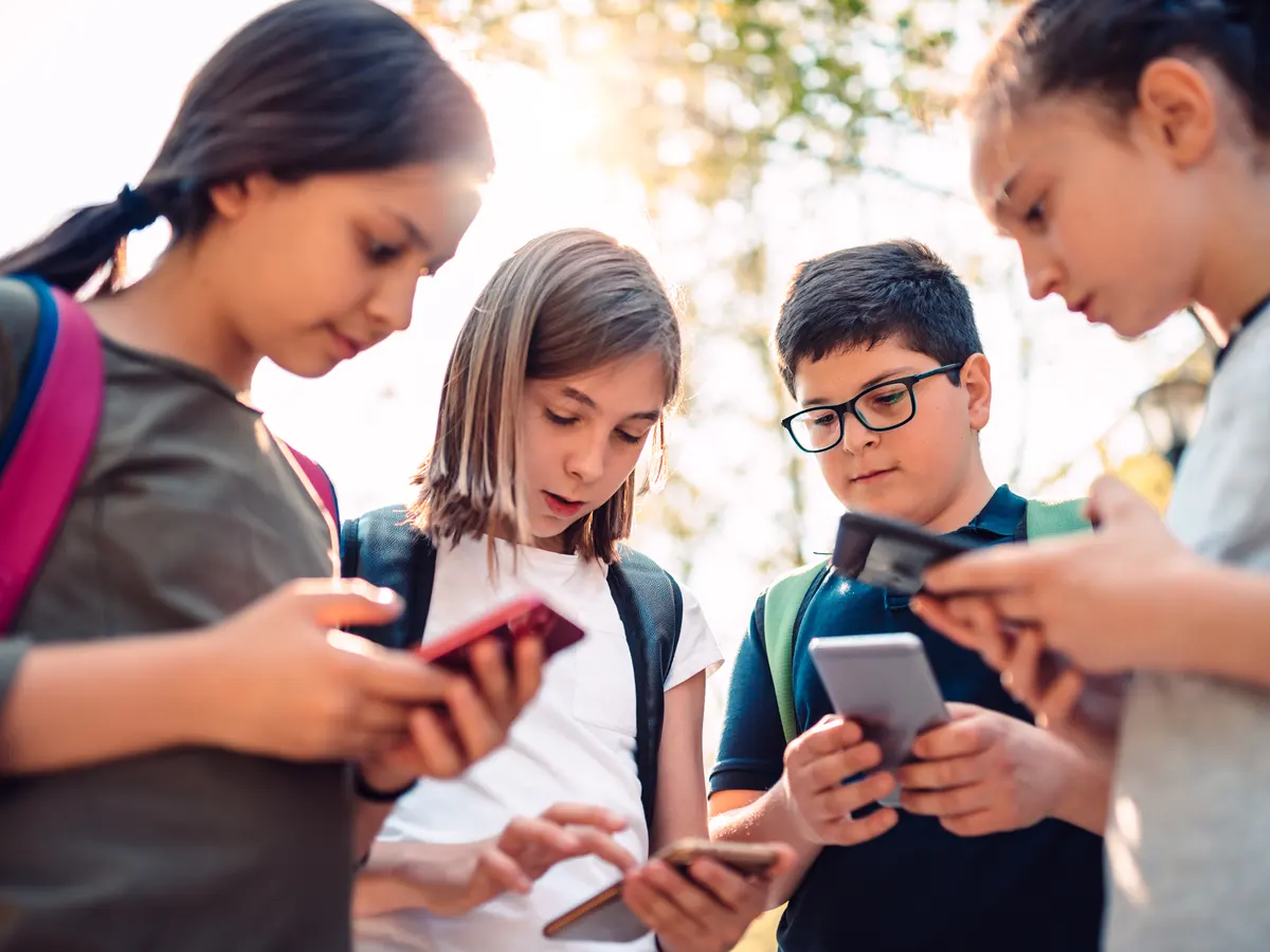 UK Might Stop Kids Under 16 From Buying Phones: Why Parents and Politicians Are Cheering and Jeering