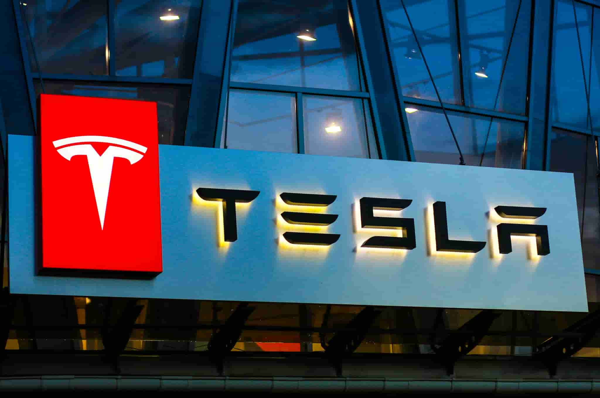 Why Did Tesla's Stock Price Crash? Inside the Big Shake-Up at Elon Musk’s EV Empire
