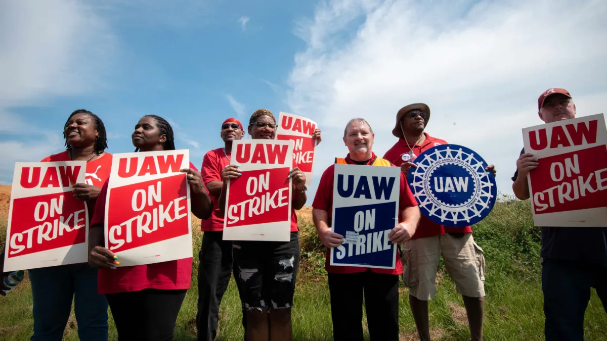 Alabama's Mercedes Workers Vote No to Union: A Major Decision Amid Auto Industry Shifts