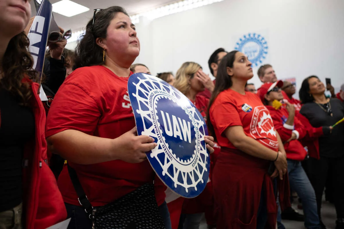 Alabama's Mercedes Workers Vote No to Union: A Major Decision Amid Auto Industry Shifts