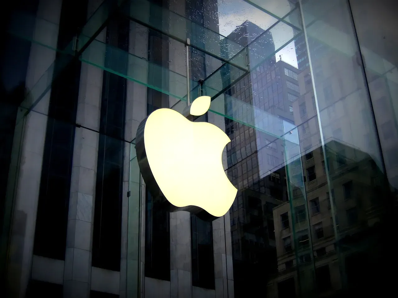Apple Shakes Up the Tech World: Launches Record $110 Billion Buyback and Faces iPhone Sales Dip