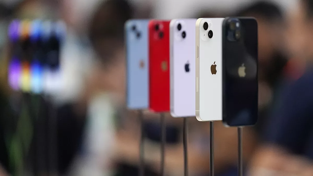 Apple Shakes Up the Tech World: Launches Record $110 Billion Buyback and Faces iPhone Sales Dip