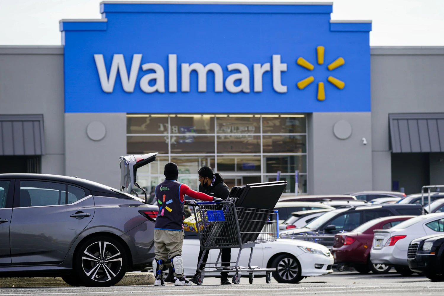 Big Changes at Walmart: Hundreds of Bay Area Jobs Cut as Employees Face Move or Leave Decision