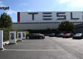 Billionaire Investor Stuns Tesla: Rejects Elon Musk’s Massive $50 Billion Deal