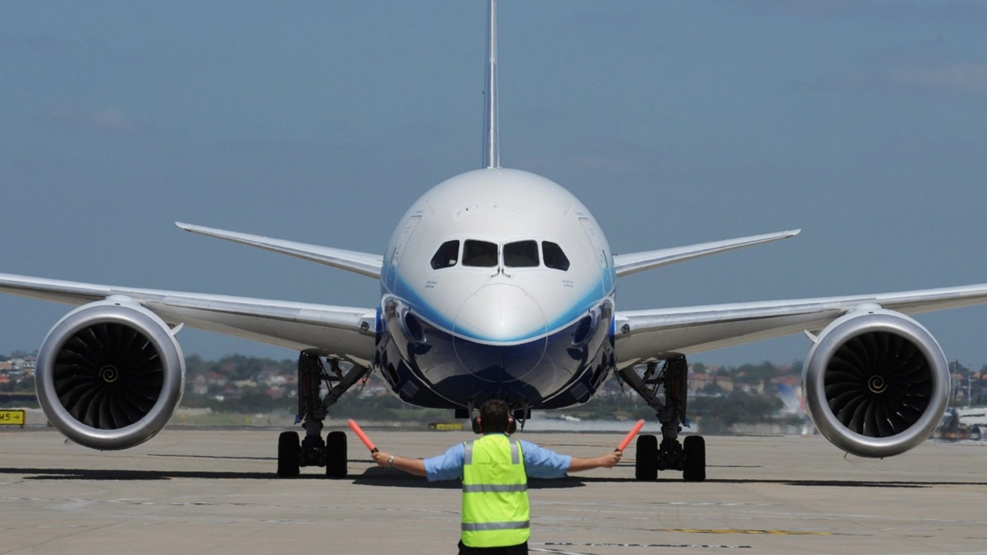 Boeing Faces Fresh Safety Checks: What's Wrong with the 787 Dreamliner Planes?