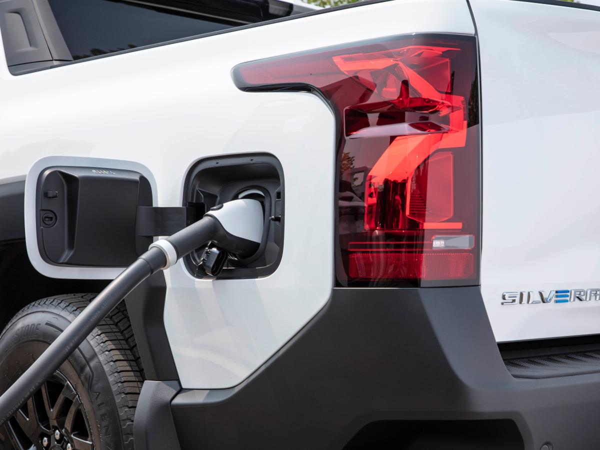 Chevrolet's Strategy to Outpace Tesla in the Evolving EV Market
