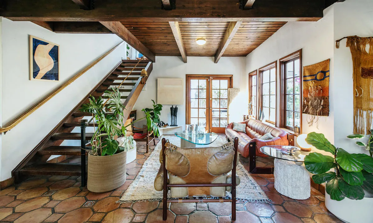 Discover How Airbnb's Mega-Hosts Are Transforming Vacation Hotspots Across the U.S.