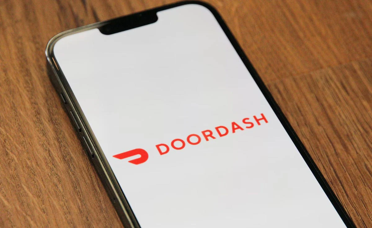 DoorDash Faces Backlash: New Tipping Policy Upsets NYC Customers and Drivers