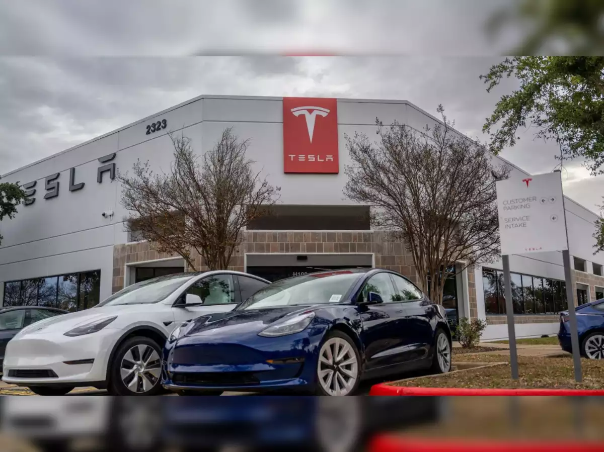 Elon Musk Sets the Stage for Tesla's Robotaxi Reveal A Glimpse into the Future of Self-Driving Cars