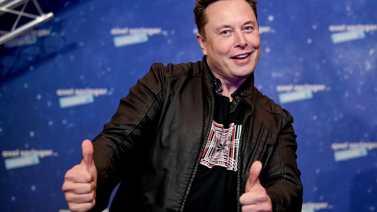 Elon Musk Urges Warren Buffett: 'Invest in Tesla!' - What This Bold Move Could Mean for Investors