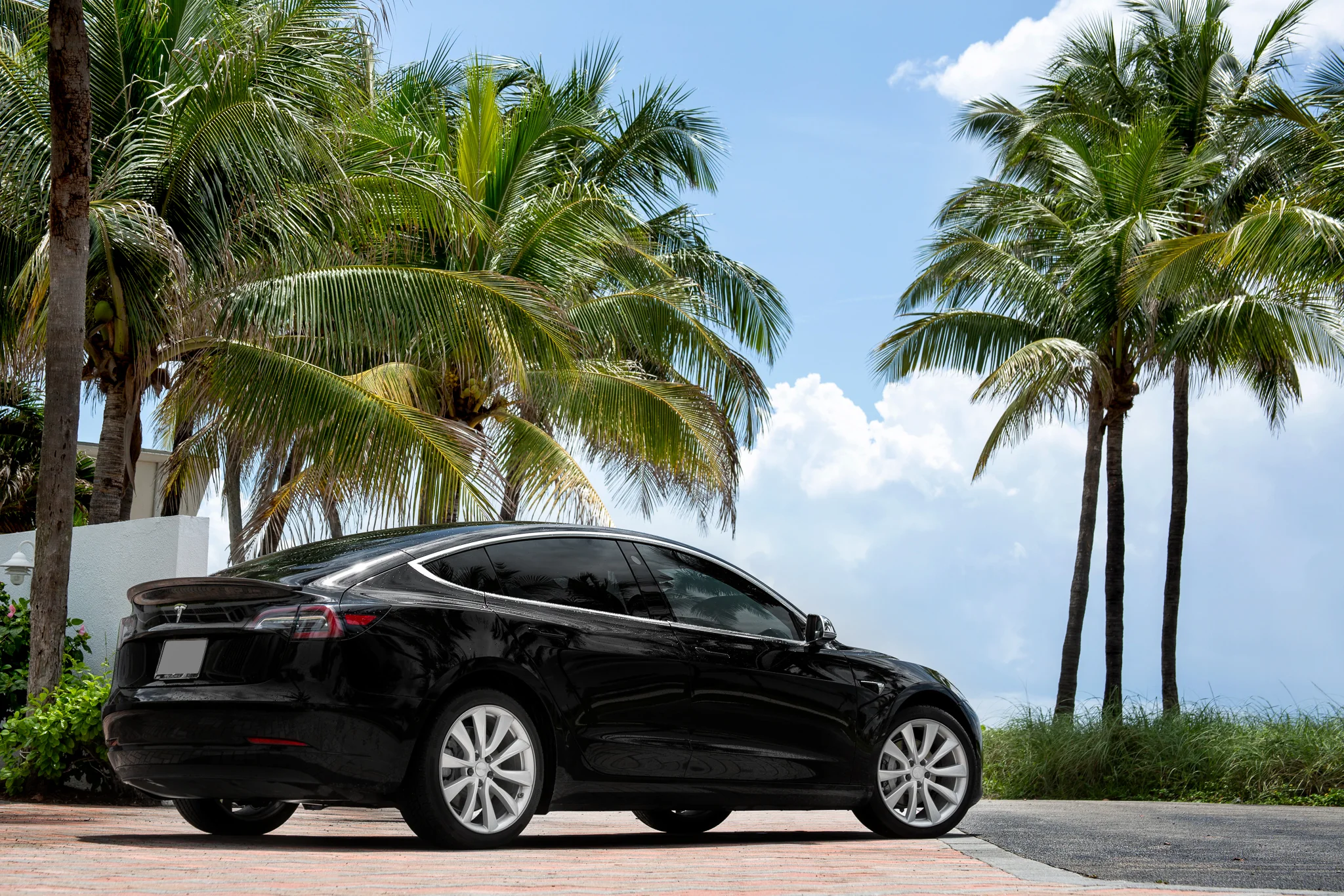 Elon Musk and Tesla Face New Challenges: Why Their California Factory Might Close Over Pollution Concerns