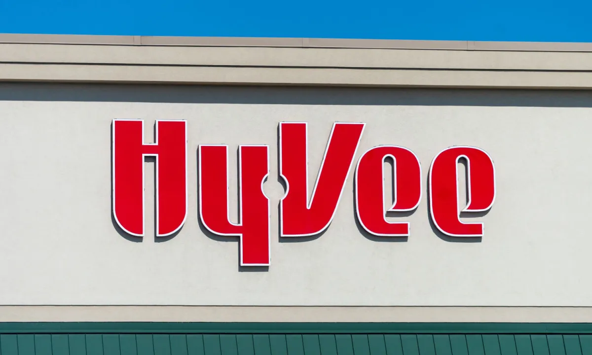 Hy-Vee Shuts Down Two Iconic Iowa Stores at Waterloo and Cedar Rapids This June