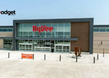 End of an Era: Hy-Vee Shuts Down Two Iconic Iowa Stores This Summer