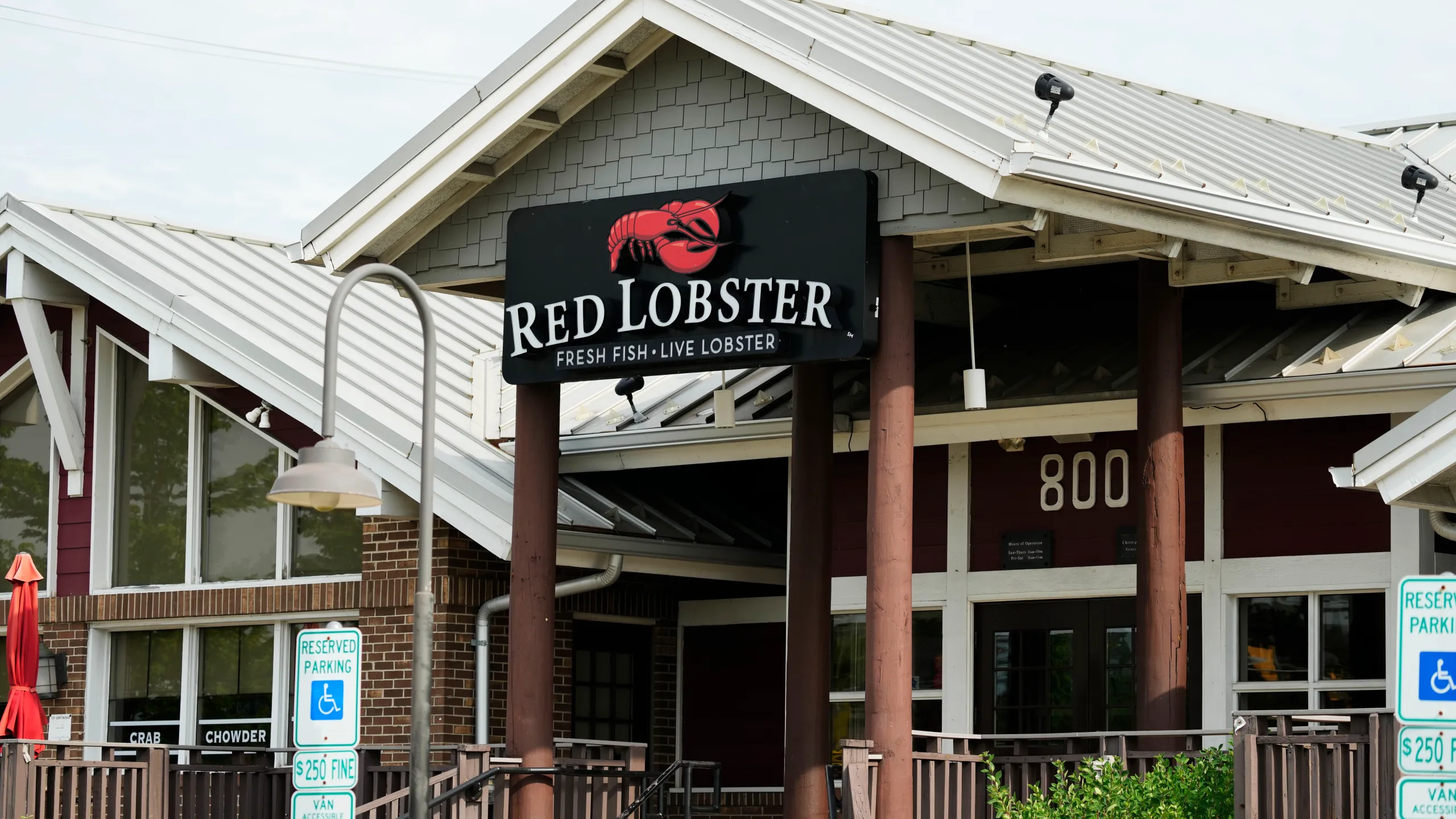Endless Shrimp No More: How Red Lobster's Signature Deal Led to Financial Trouble
