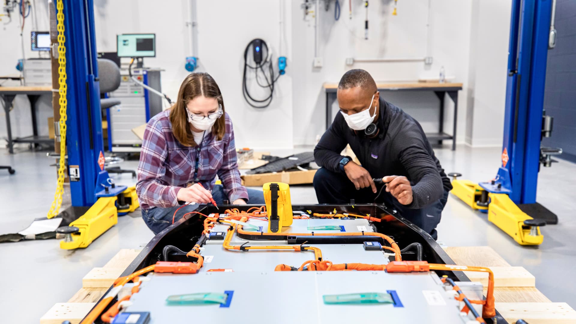 GM Joins Forces with Tesla Pioneer to Transform Old EV Batteries into New Beginnings--