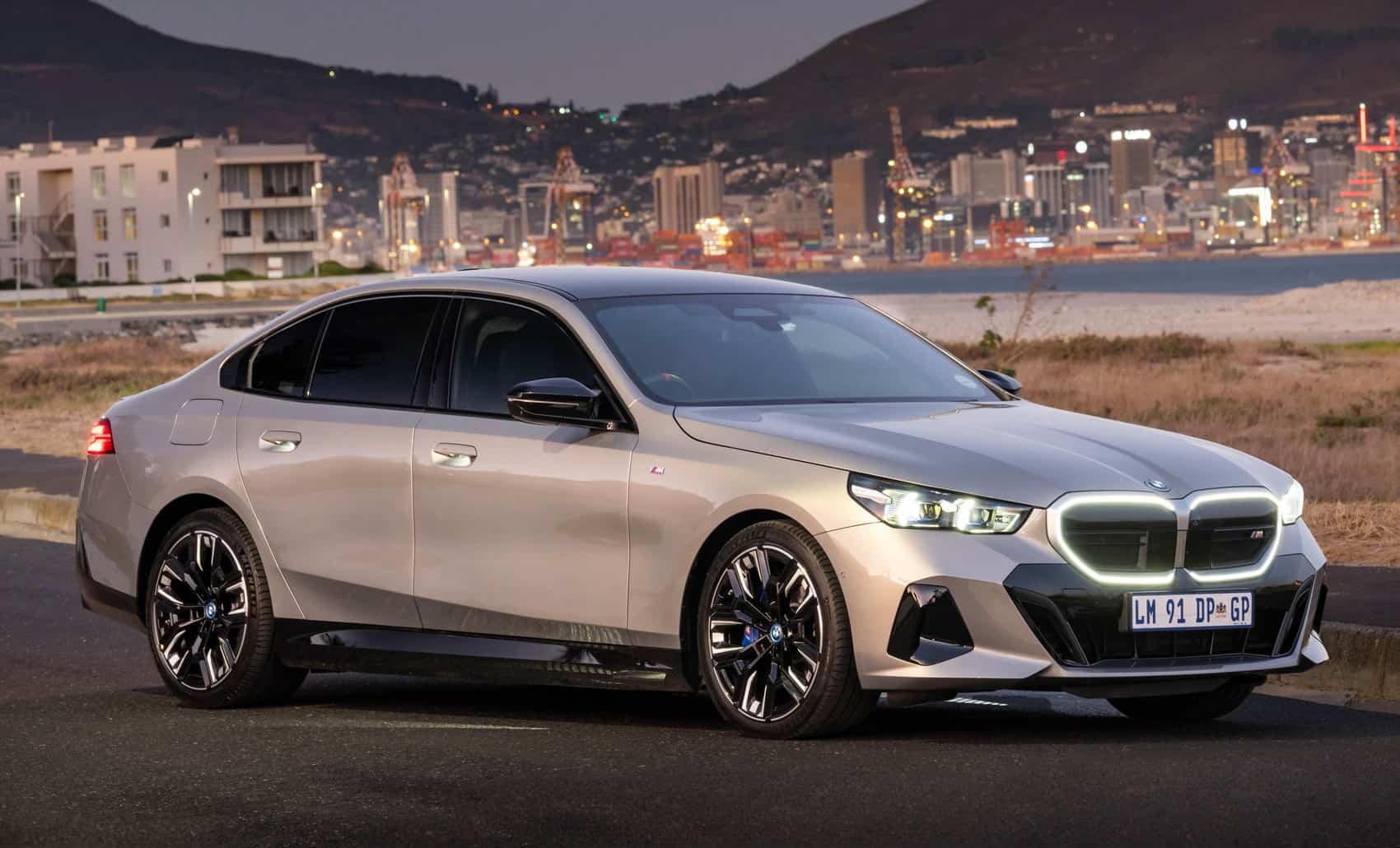 How Keeping Your Old Car Could Save You Big Bucks: Unpacking the Financial Upsides of Decade-Long Car Ownership
