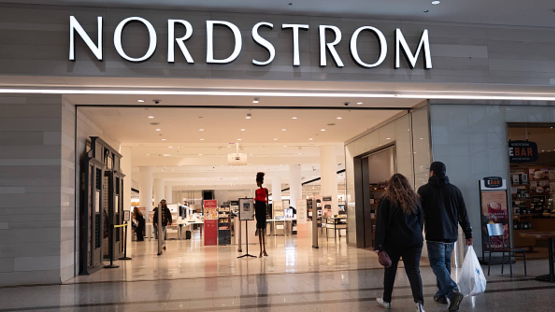 How Macy’s, Kohl’s, and Nordstrom Are Reinventing Shopping for the Snapchat Generation