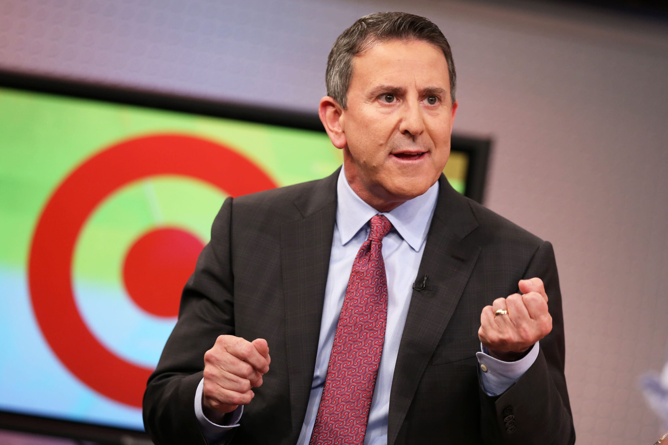 How Target and Walmart Slash Prices to Fight Inflation Woes: A Closer Look at Retail Strategy