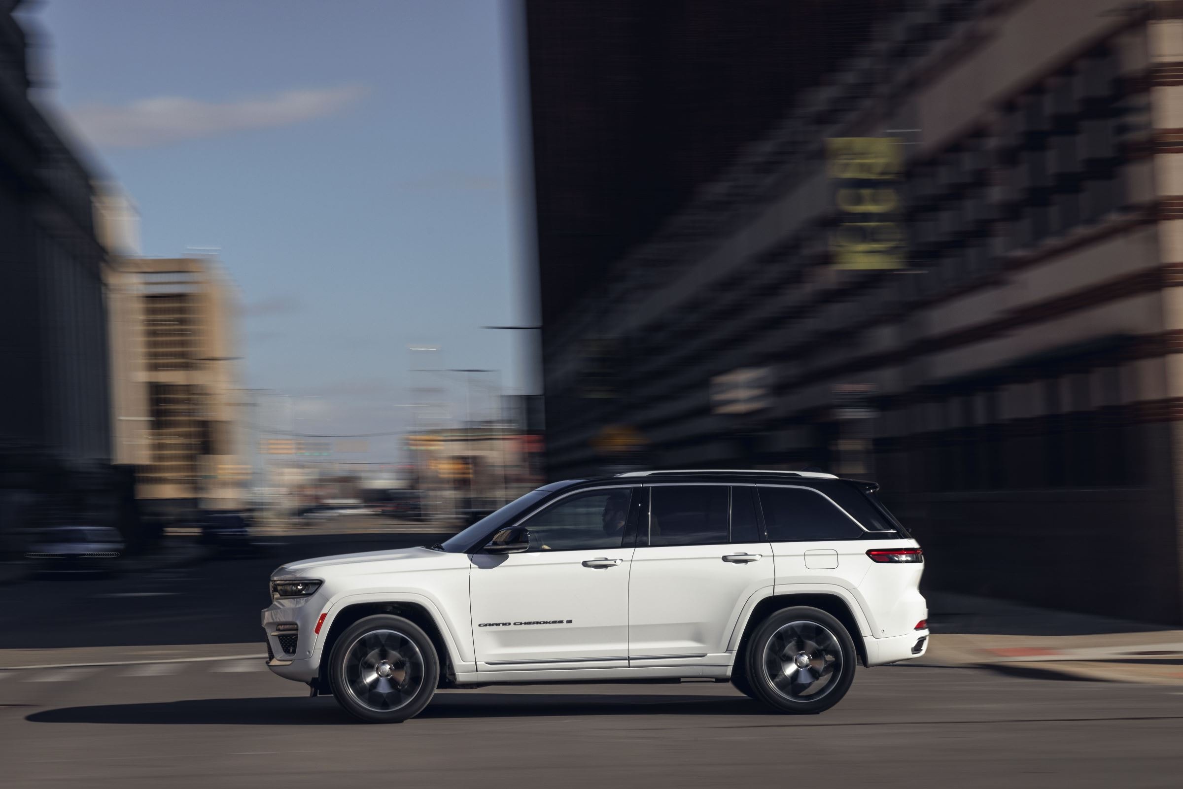 Important Alert for Jeep Owners: Check Your 2024 Grand Cherokee for Missing Safety Foam