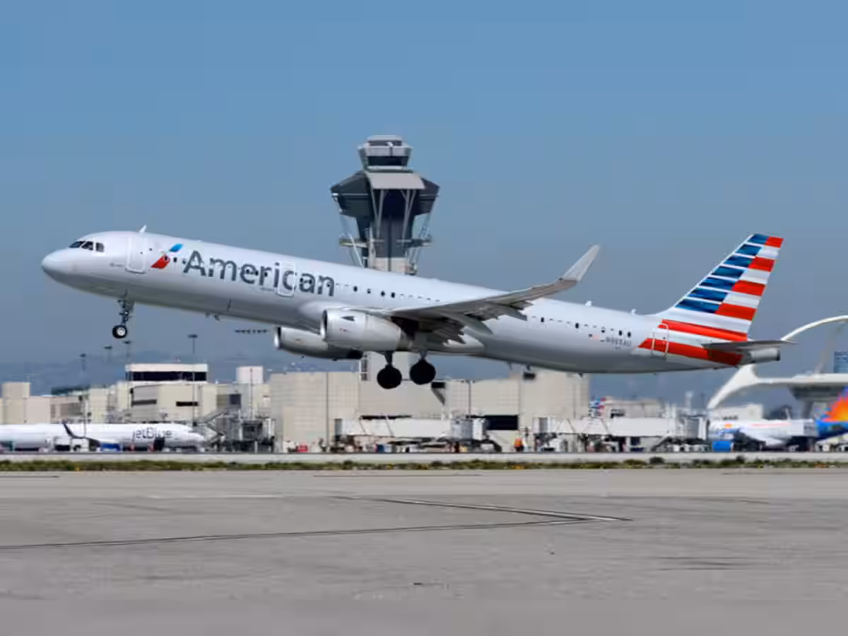 Low Pay Challenge: Why New American Airlines Flight Attendants Struggle to Make Ends Meet