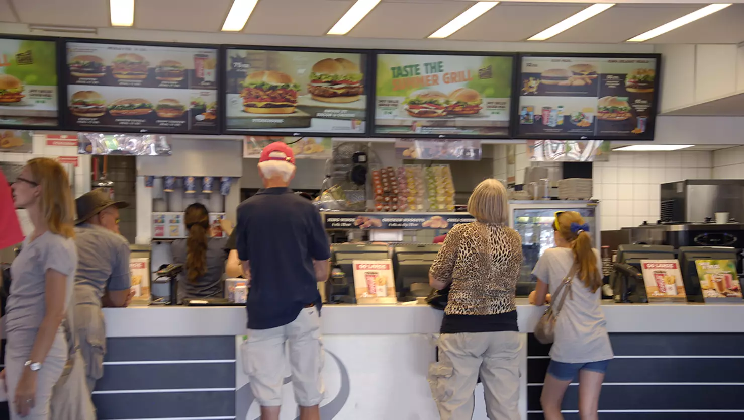 Major Shake-Up Why Your Favorite Fast-Food Spots Are Closing Down Across the U.S.