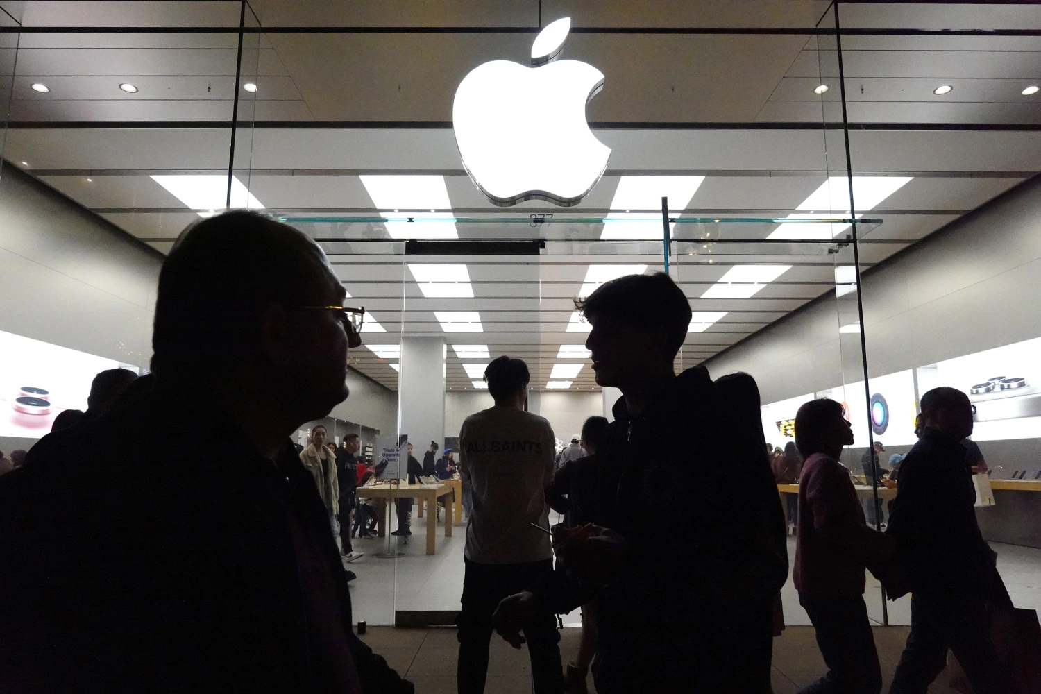 Maryland Apple Store Employees Vote to Strike: Key Issues and What's Next for Workers