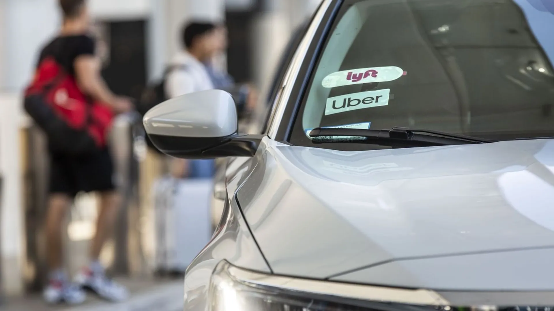 Minnesota Faces Rideshare Crisis Uber & Lyft Threaten Exit Over New Pay Rules