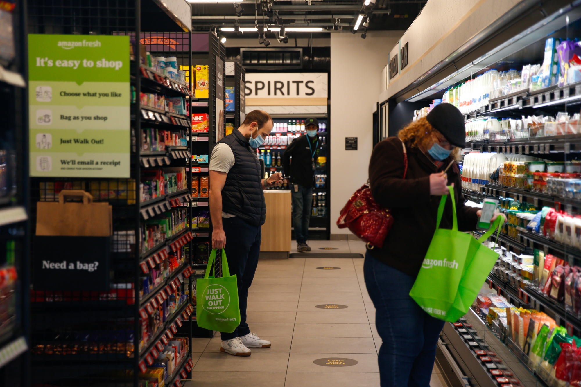 NYC Grocers and Street Vendors Clash Over Close Competition for Customers