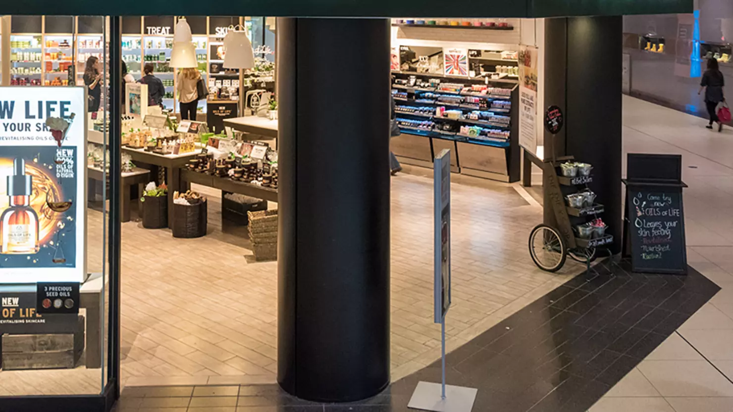 New Beginnings and Sudden Endings Ollie’s Expands as 99 Cents Only Stores Close Doors-