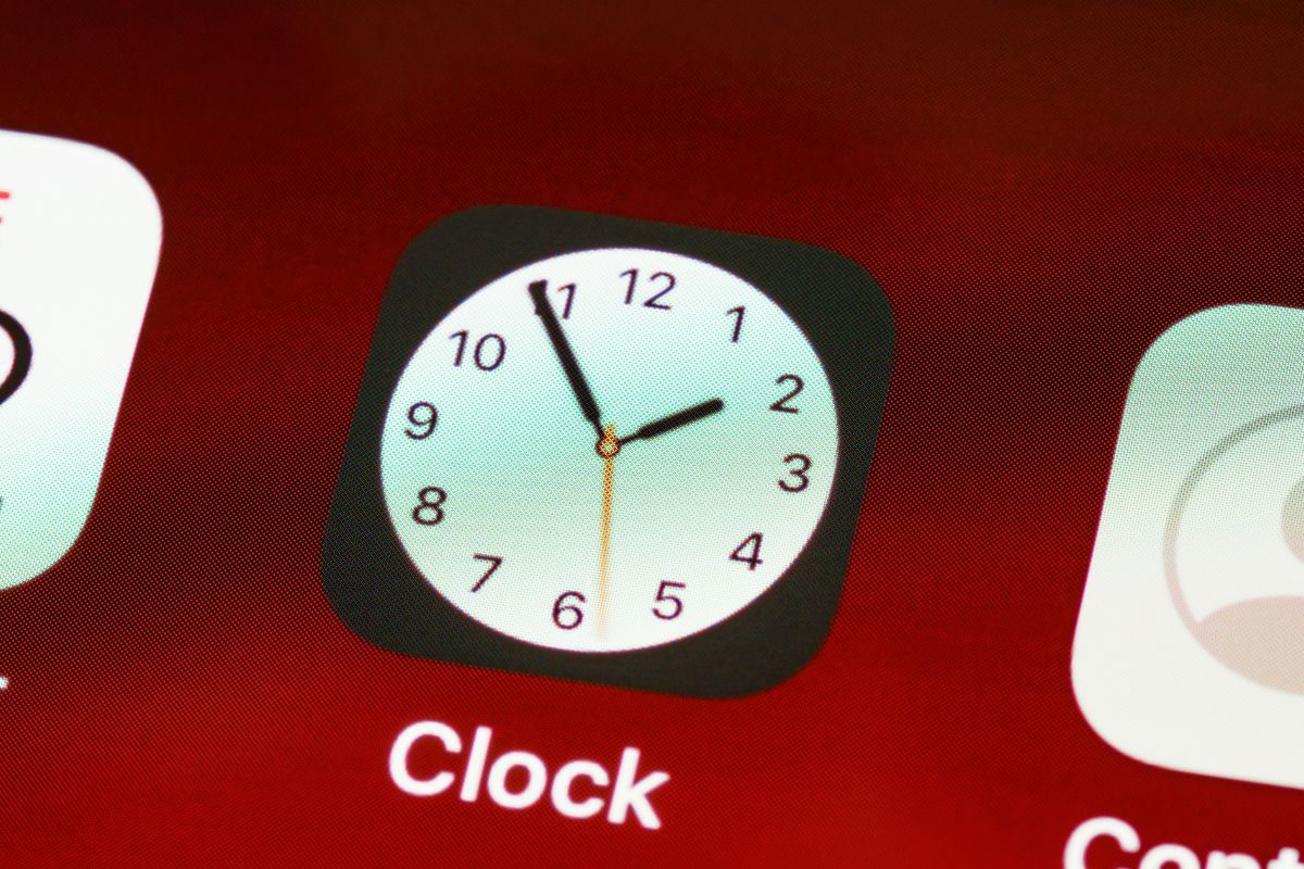 Samsung Calls Out iPhone's Alarm Flaws Why Galaxy Users Didn't Hit Snooze Today-