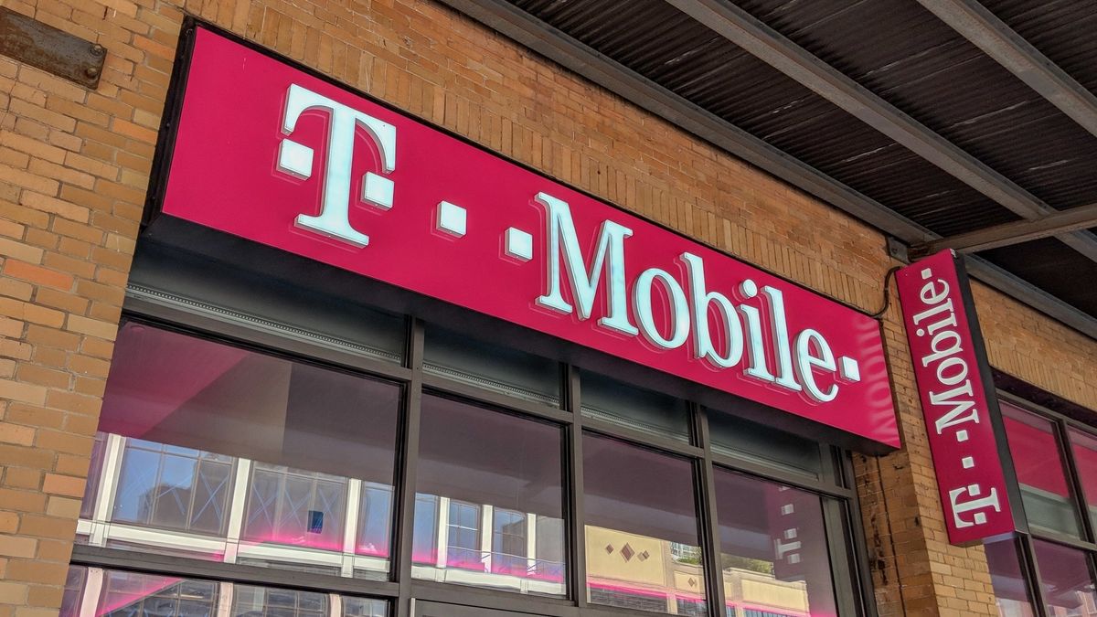 T-Mobile Faces Major Lawsuit: Verizon and AT&T Customers Demand Billions