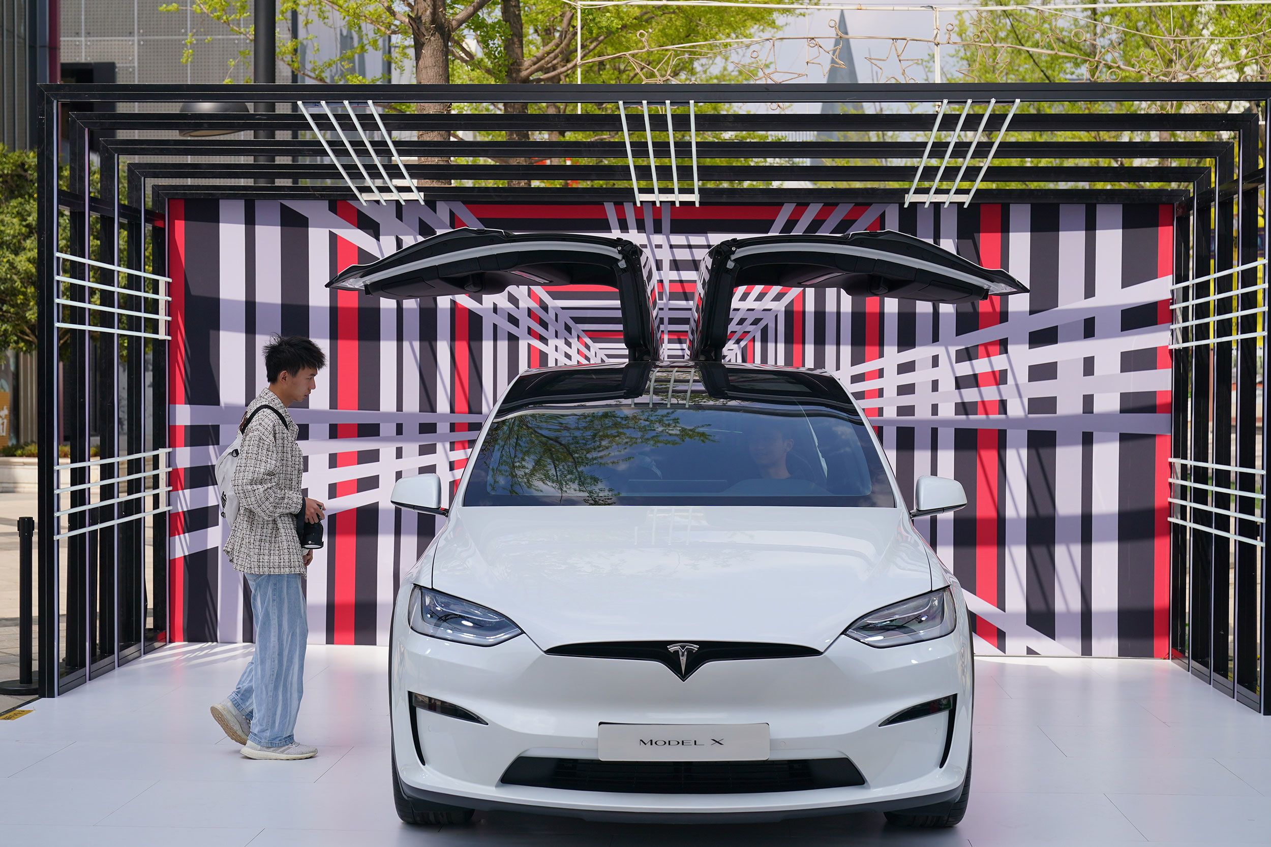 Tesla Faces Mounting Pressures: Plummeting Sales in Europe and China Shake Investor Confidence