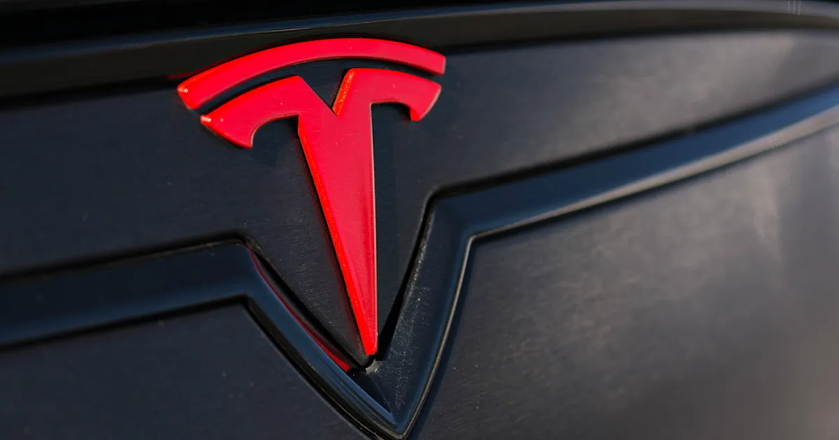 Tesla Takes a New Turn: Dropping Big Goals for a Future with Driverless Cars