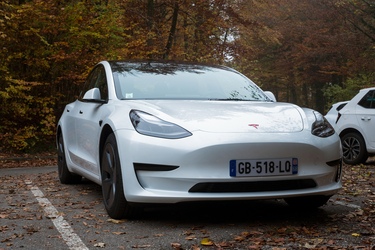 Tesla Takes a New Turn: Scaling Back on Mega Goals Amid Stiff Competition and Market Shifts