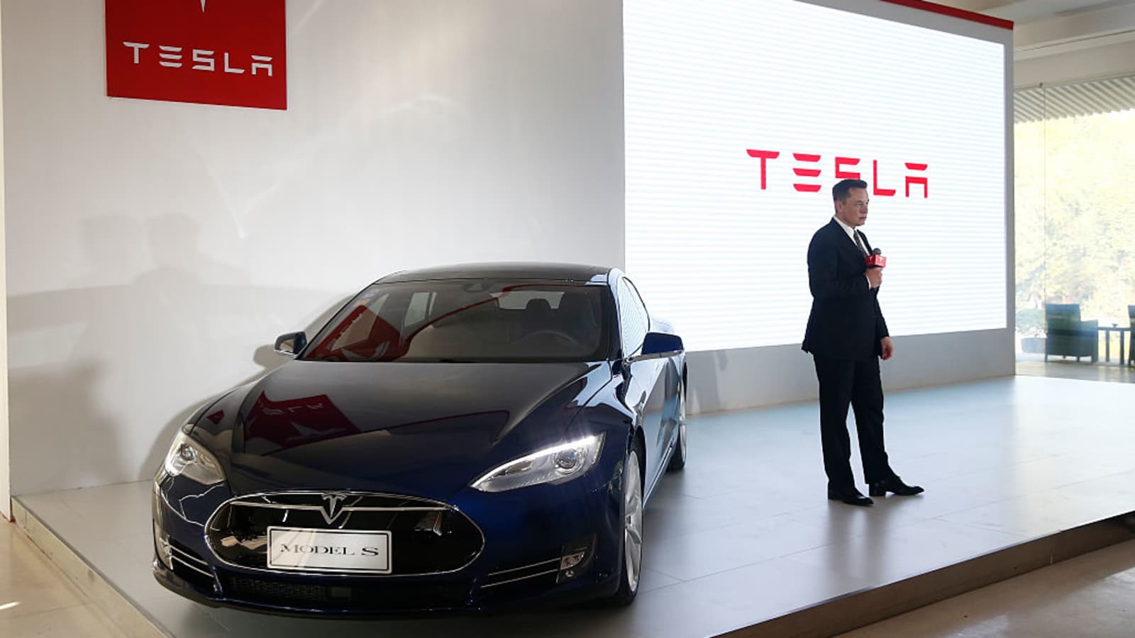 Tesla Under the Lens: U.S. Authorities Probe Misleading Self-Drive Claims