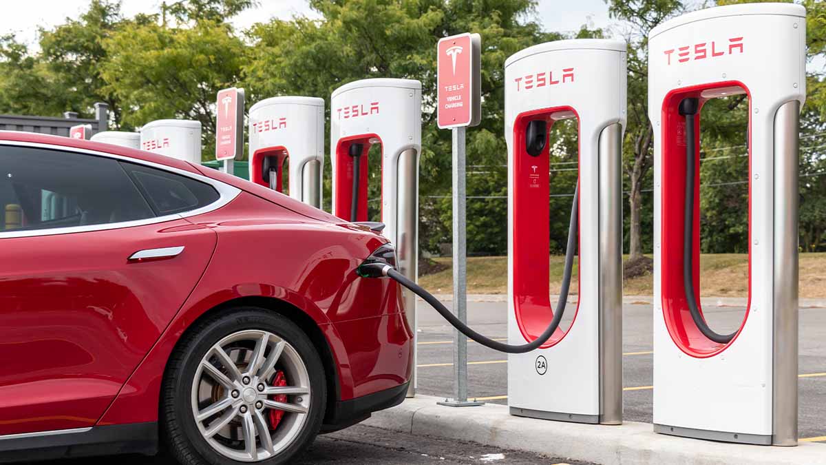 The Future of Fast Charging: BP's Ambitions to Acquire Tesla Supercharger Assets