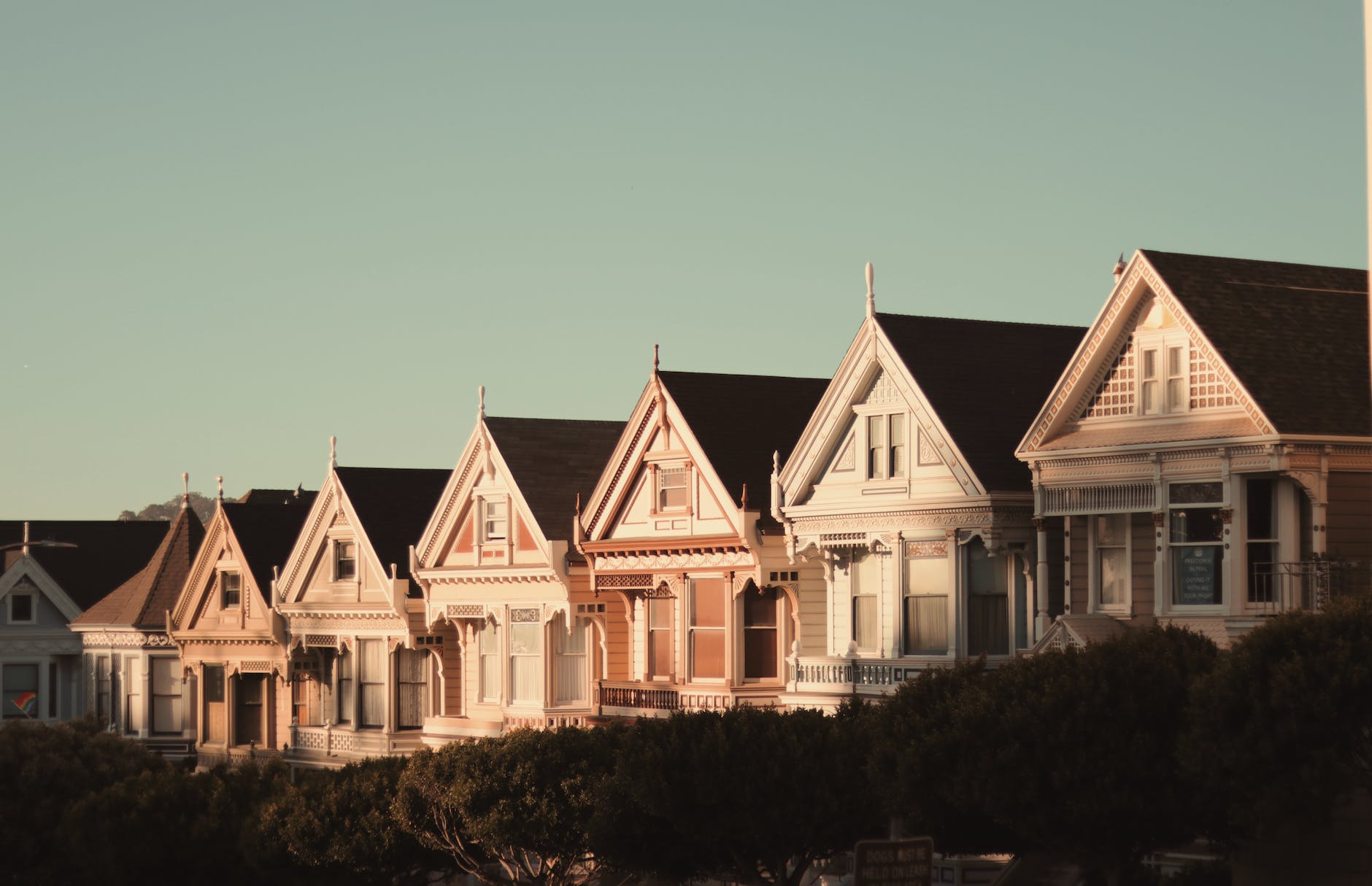Navigating Through Turbulent Waters: Long Island's Real Estate Market Faces Rising Mortgage Rates