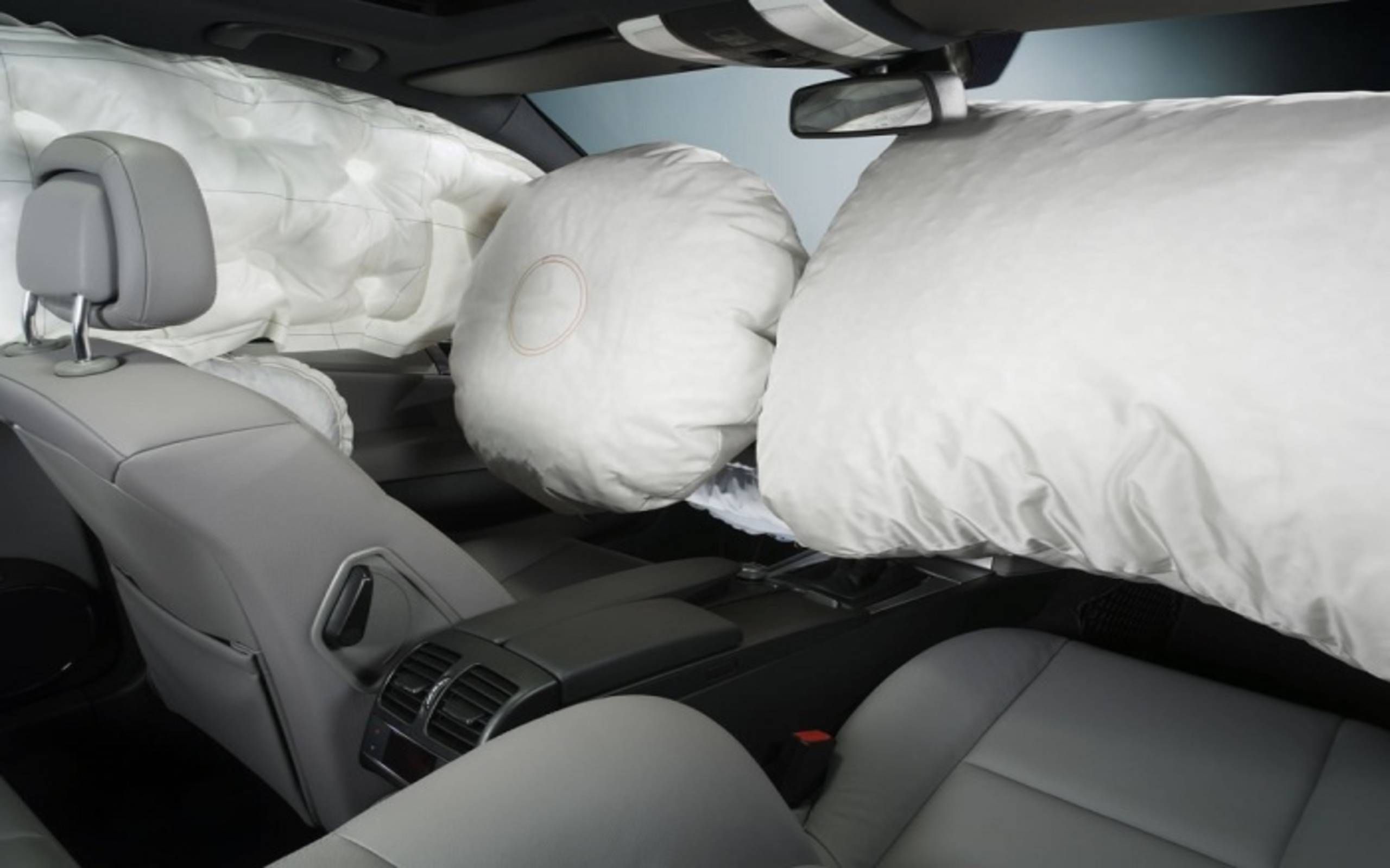 Urgent Safety Alert: Nissan Issues Critical "Do Not Drive" Warning for Older Models with Hazardous Airbags