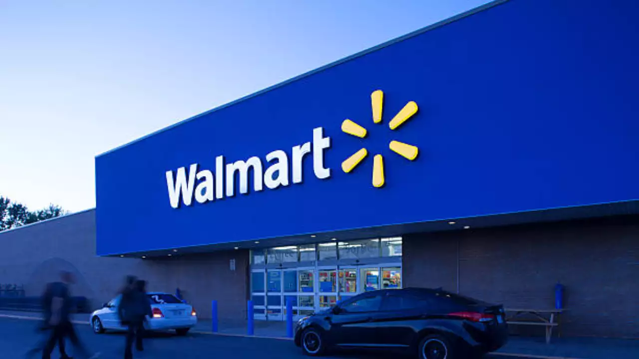 Walmart's Strategic Reshuffle: A Shift Toward Centralization Amid Corporate Layoffs