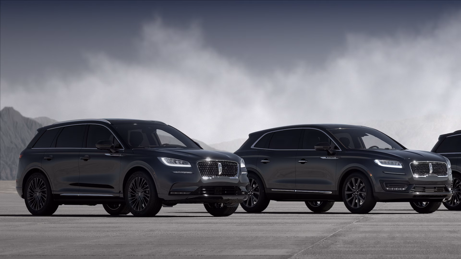 Watch Out, Drivers! Ford Recalls 100K Lincoln Aviators Over Camera Glitch from Cell Phones