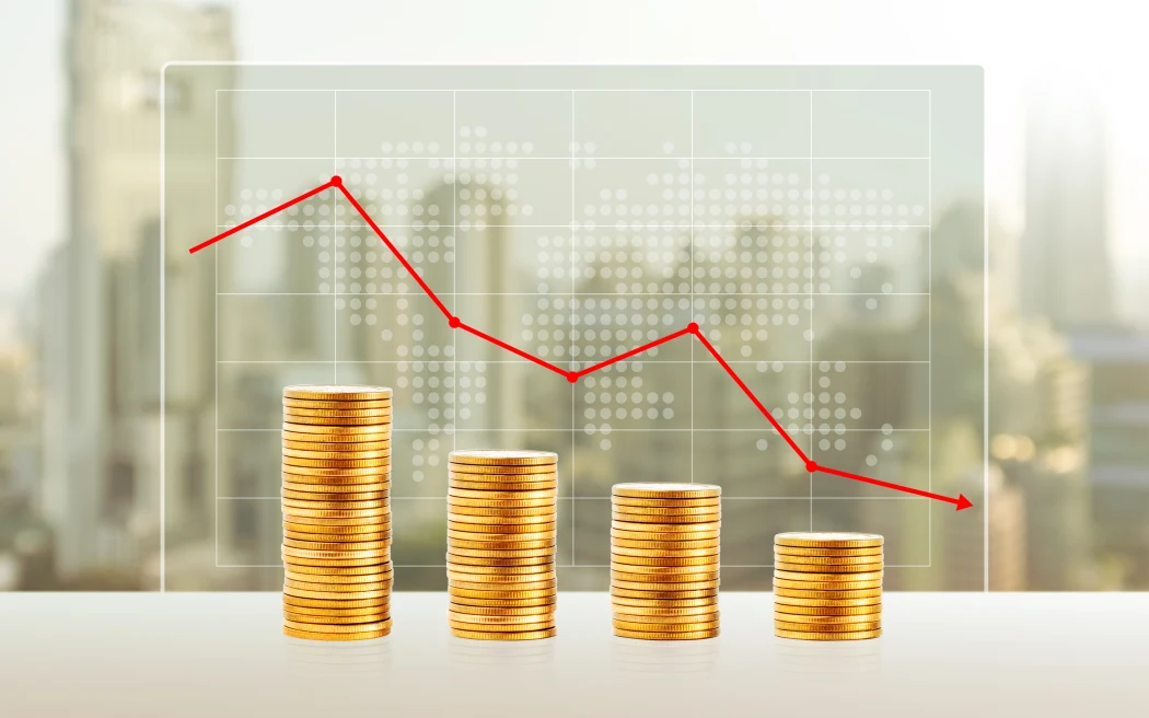 Why Are Americans Spending Less? Signs Point to Possible Recession Ahead